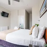Huskisson Hotel