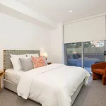 Salty Kisses Pet Friendly 1 Min Walk To Beach