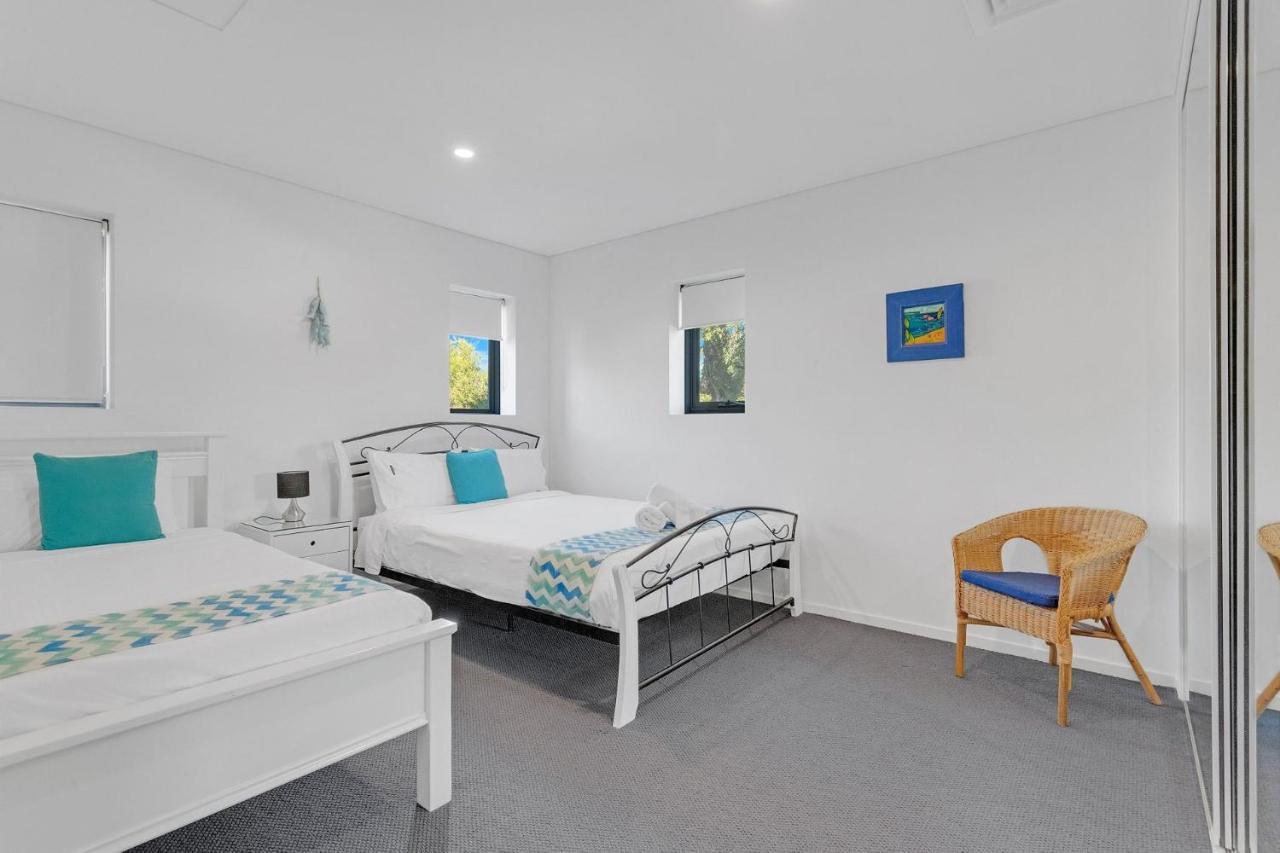 Aquila - In The Heart Of * Huskisson