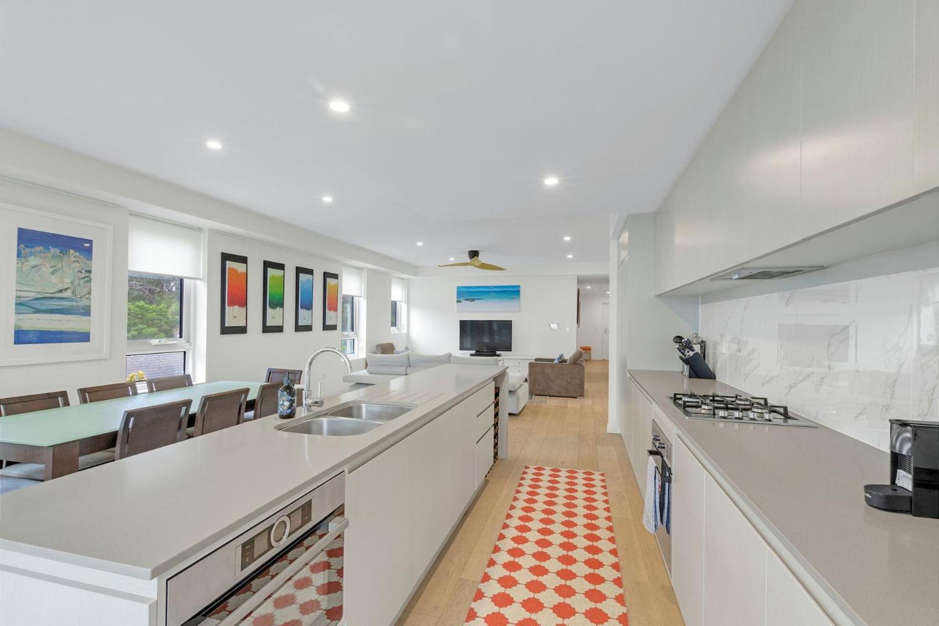 The * Huskisson