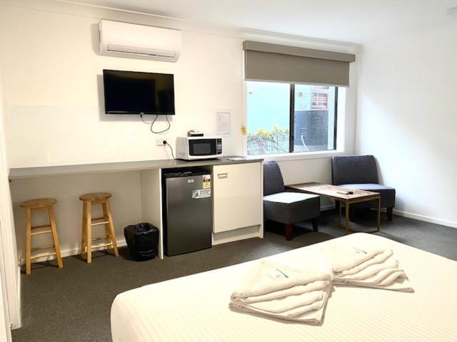 Escape 3* Huskisson