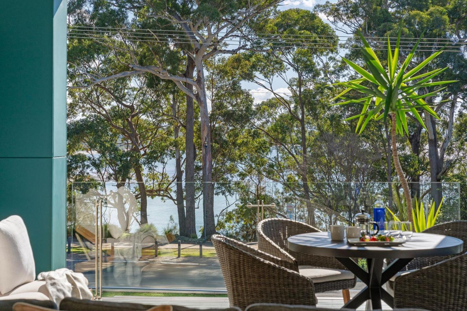 Bay Breeze By Jervis Bay *