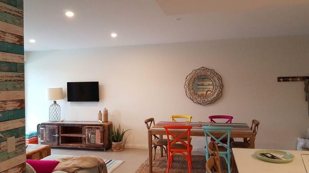 Beachfront Boogaloo Apartment