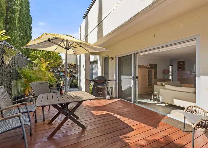 Inish By Experience Jervis Bay