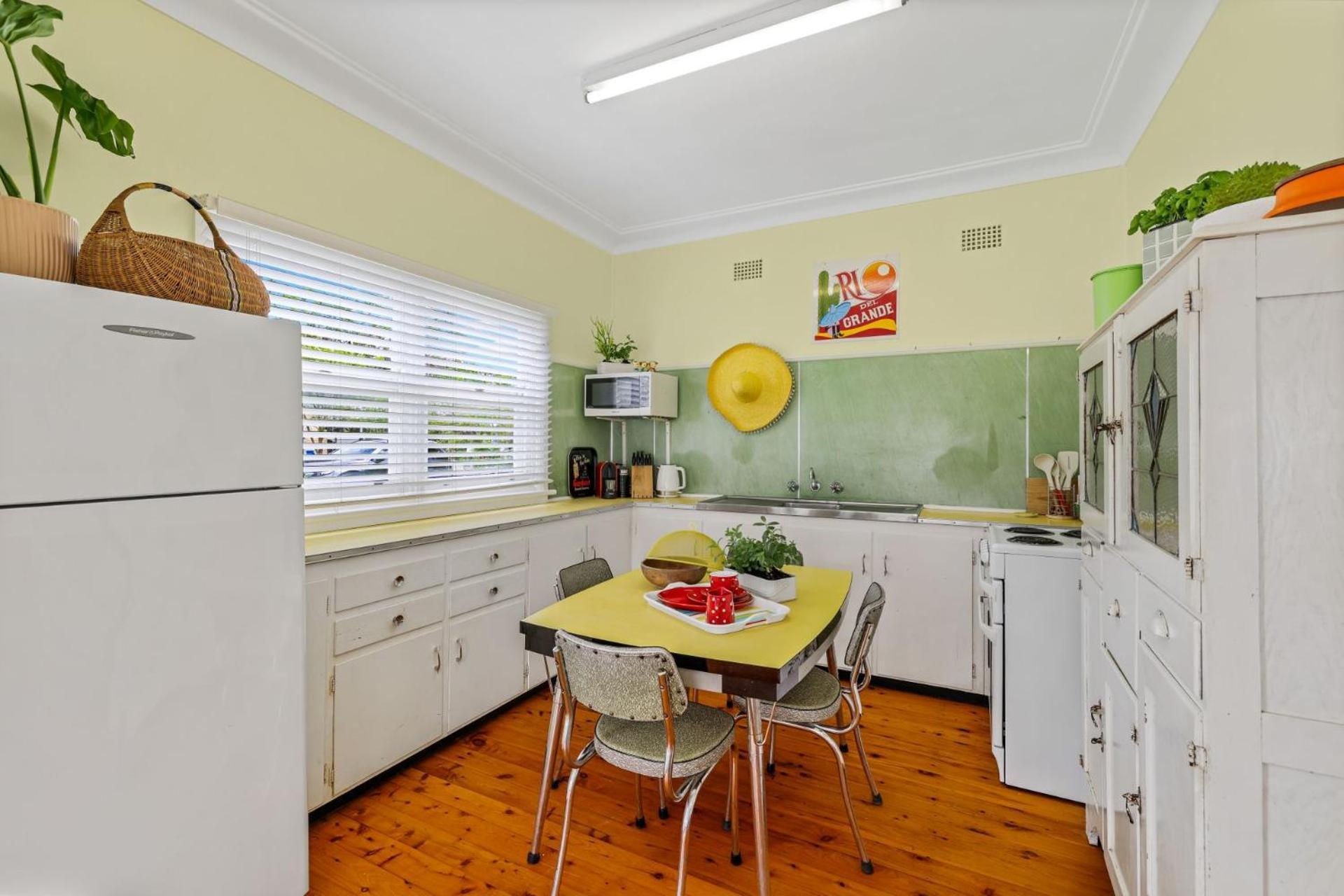 Coastal Retro House - Husky * Huskisson